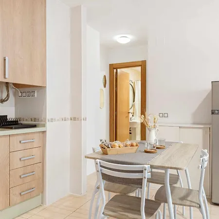 Sunlit Casa Bonita With Free Parking Malaga