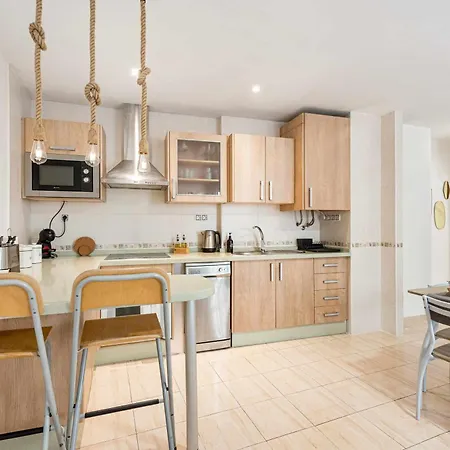 Apartment Sunlit Casa Bonita With Free Parking